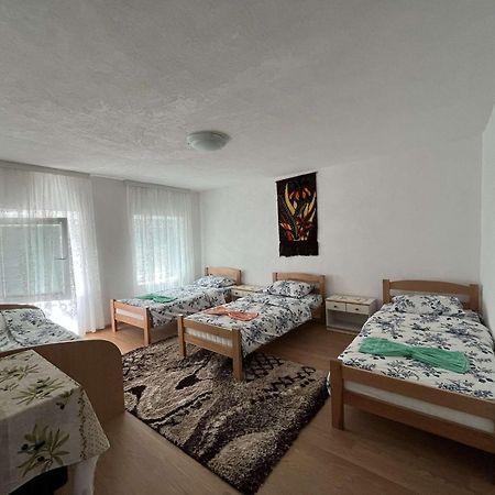 Guest House Guri Vusanje Экстерьер фото