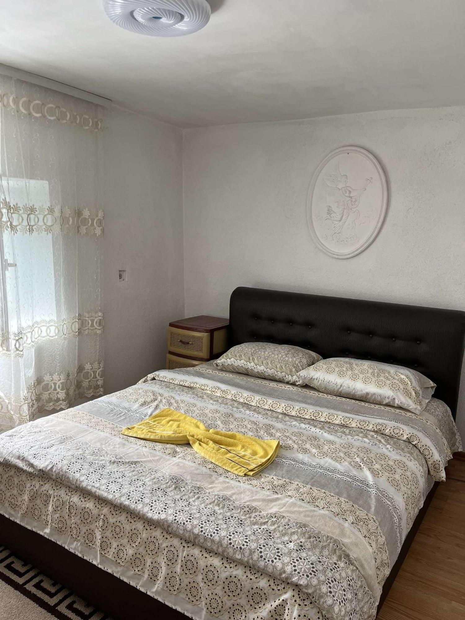 Guest House Guri Vusanje Экстерьер фото