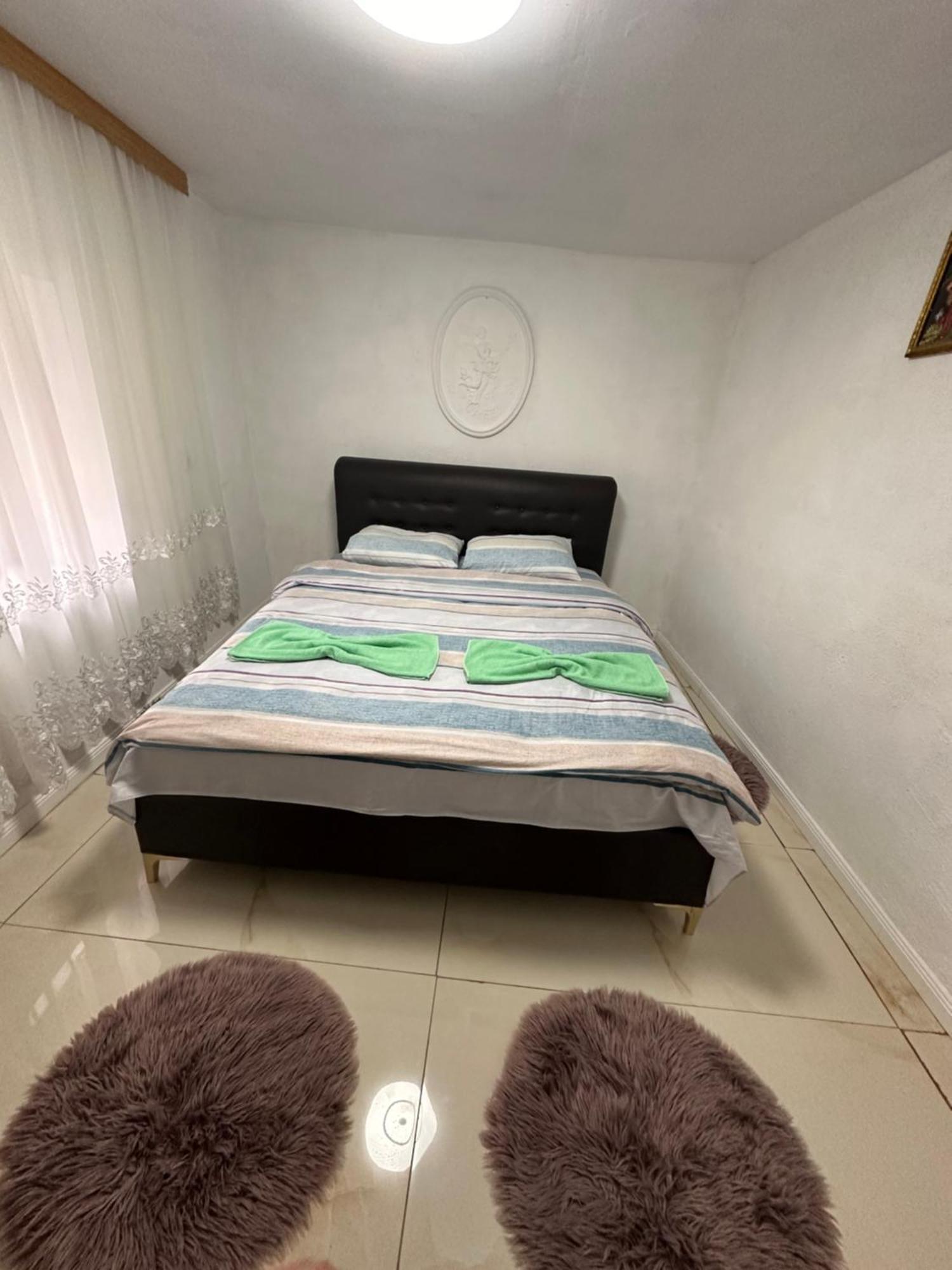 Guest House Guri Vusanje Экстерьер фото