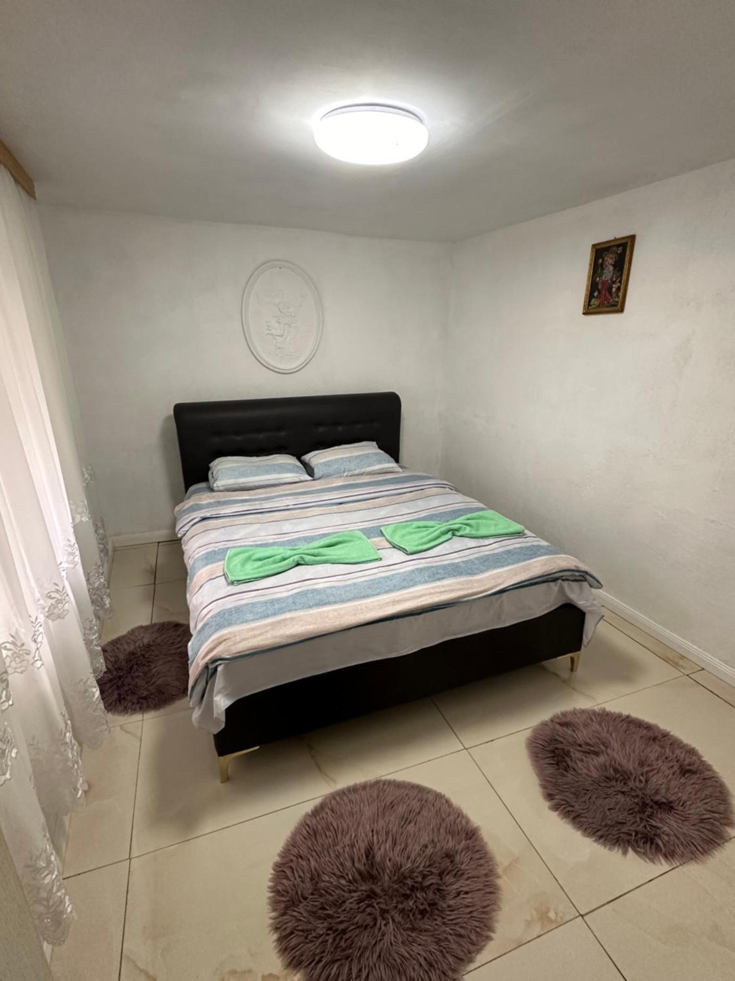 Guest House Guri Vusanje Экстерьер фото