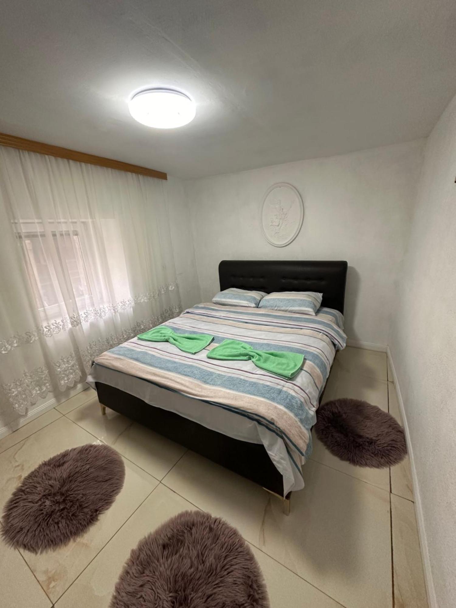 Guest House Guri Vusanje Экстерьер фото
